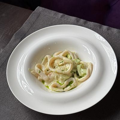 3. Кальмар жареный с яйцом и зеленым луком