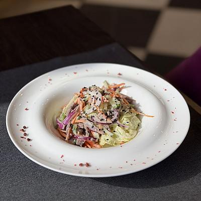 1. С языком, овощами и ореховым соусом